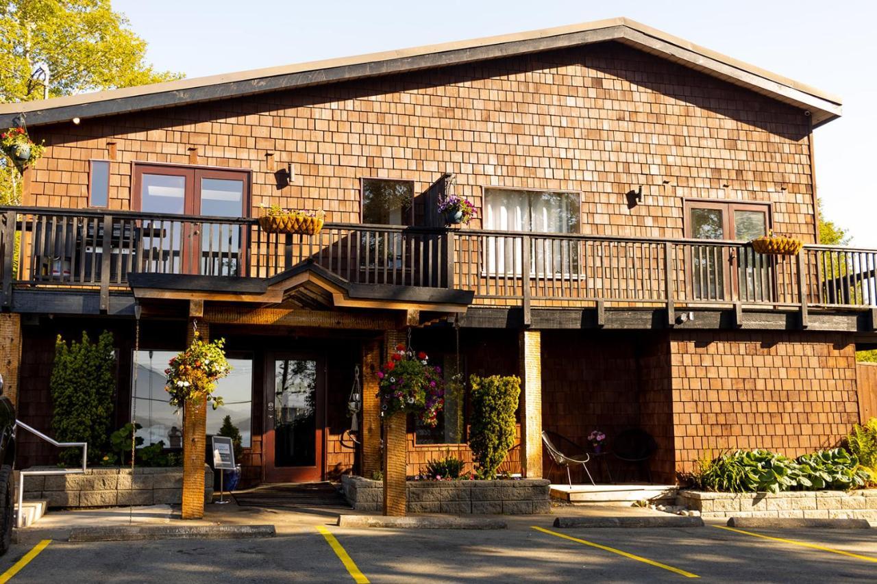 Lunar Cove Inn Charters And Tours Tofino Dış mekan fotoğraf