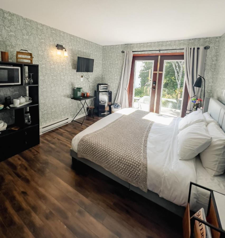 Lunar Cove Inn Charters And Tours Tofino Dış mekan fotoğraf