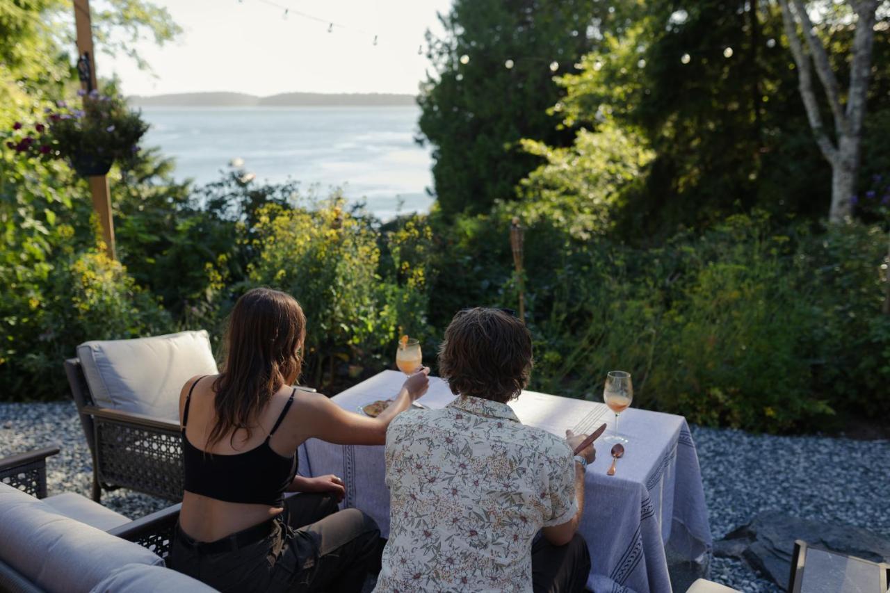 Lunar Cove Inn Charters And Tours Tofino Dış mekan fotoğraf