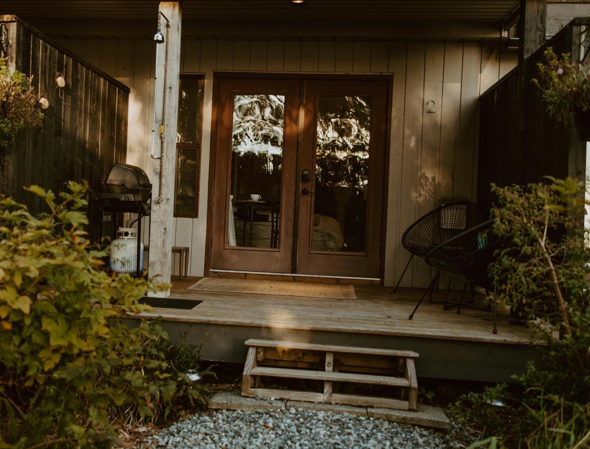 Lunar Cove Inn Charters And Tours Tofino Dış mekan fotoğraf