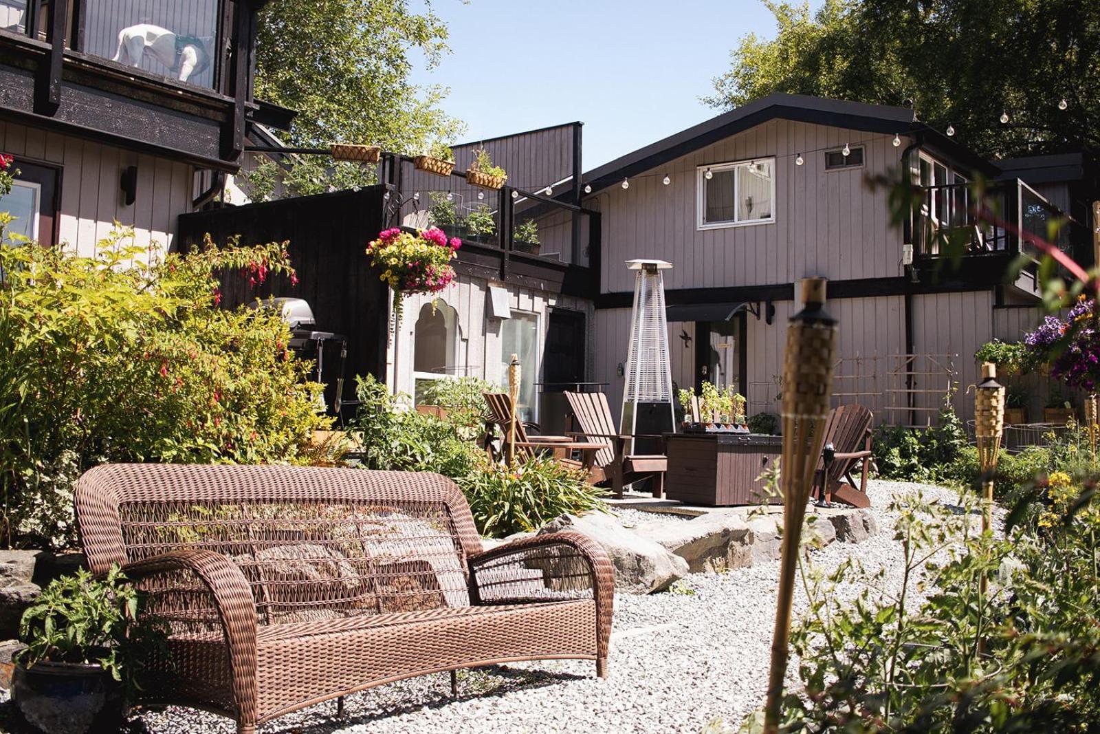 Lunar Cove Inn Charters And Tours Tofino Dış mekan fotoğraf